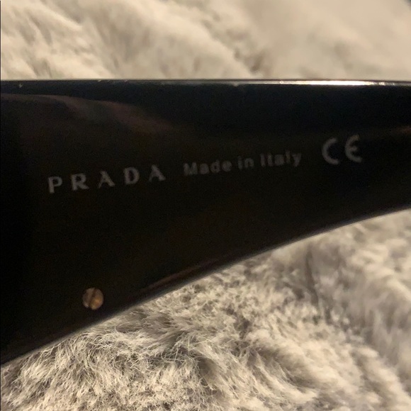 Prada sunglasses authentic - Picture 5 of 7